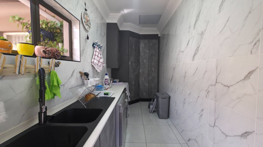 3 Bedroom Property for Sale in New Redruth Gauteng