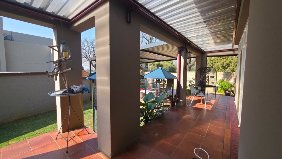 3 Bedroom Property for Sale in New Redruth Gauteng