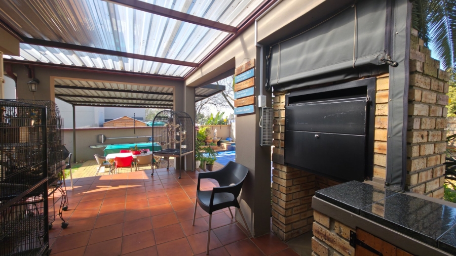 3 Bedroom Property for Sale in New Redruth Gauteng