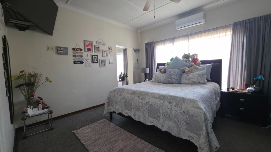 3 Bedroom Property for Sale in New Redruth Gauteng