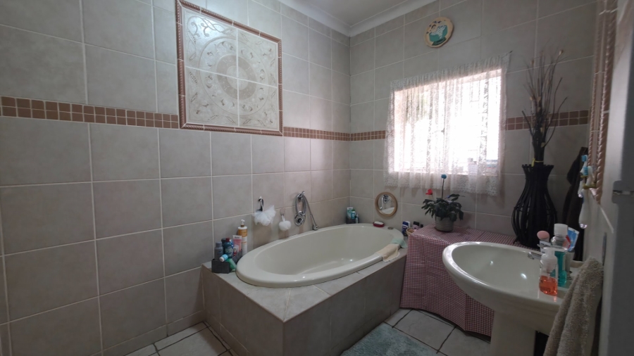 3 Bedroom Property for Sale in New Redruth Gauteng