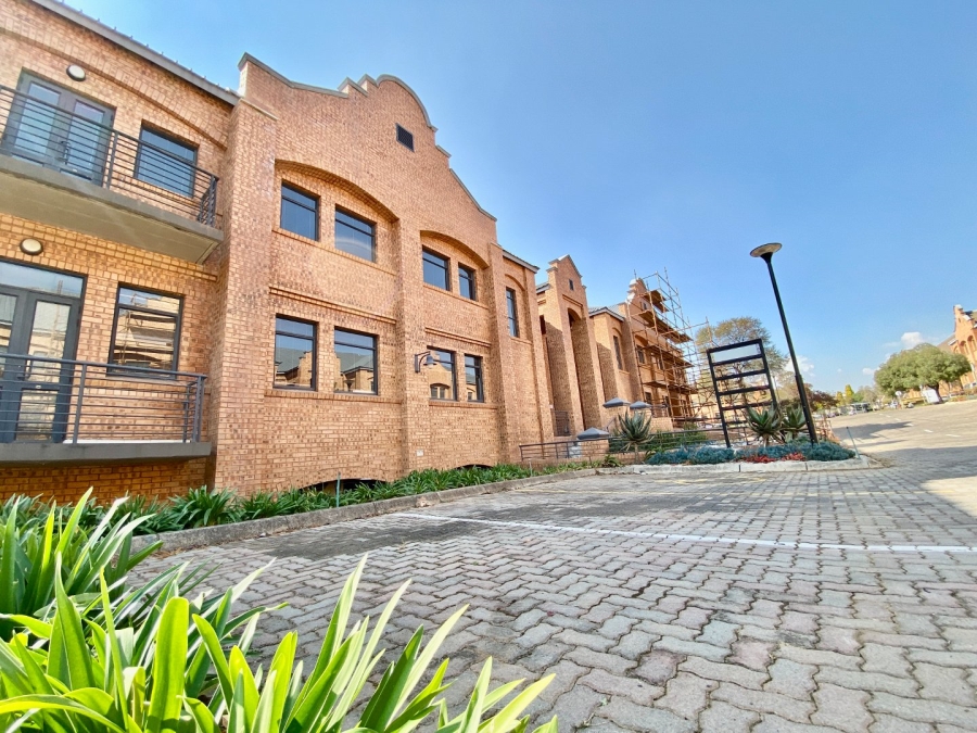 To Let Commercial Property for Rent in Faerie Glen Gauteng