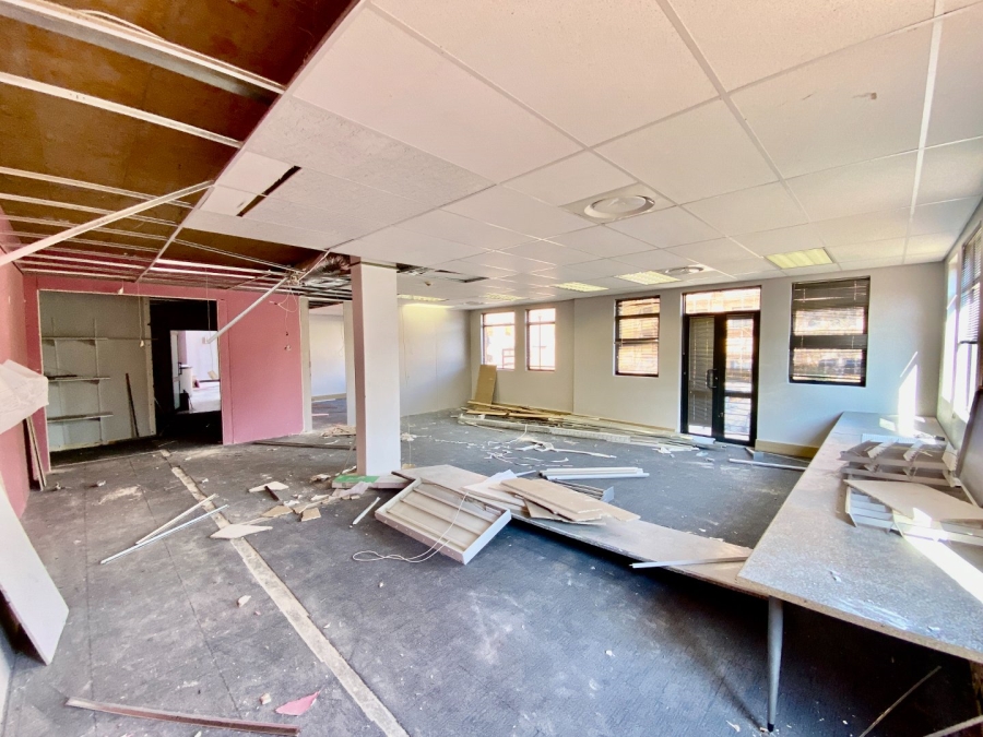 To Let Commercial Property for Rent in Faerie Glen Gauteng