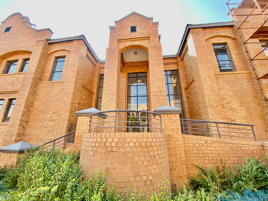 To Let Commercial Property for Rent in Faerie Glen Gauteng