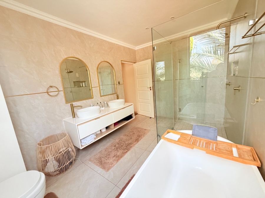 5 Bedroom Property for Sale in Centurion Golf Estate Gauteng