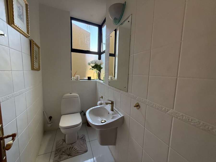 5 Bedroom Property for Sale in Centurion Golf Estate Gauteng