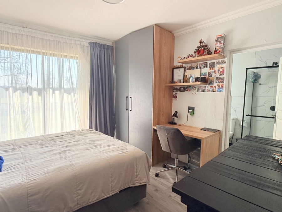 5 Bedroom Property for Sale in Centurion Golf Estate Gauteng
