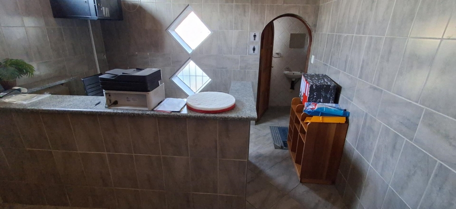 6 Bedroom Property for Sale in Garsfontein Gauteng