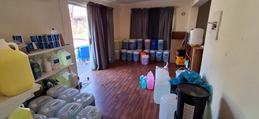 6 Bedroom Property for Sale in Garsfontein Gauteng