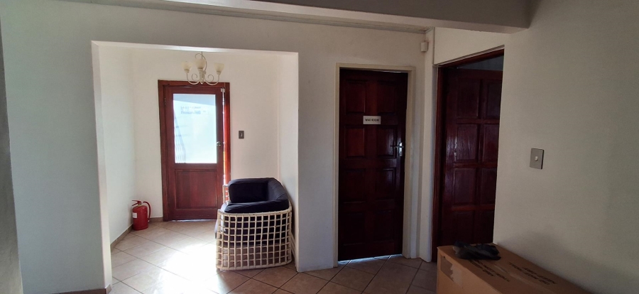 6 Bedroom Property for Sale in Garsfontein Gauteng