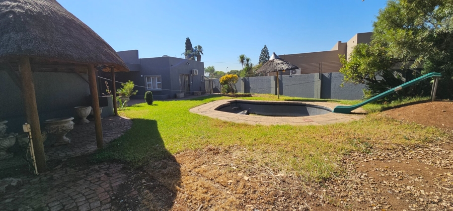 6 Bedroom Property for Sale in Garsfontein Gauteng