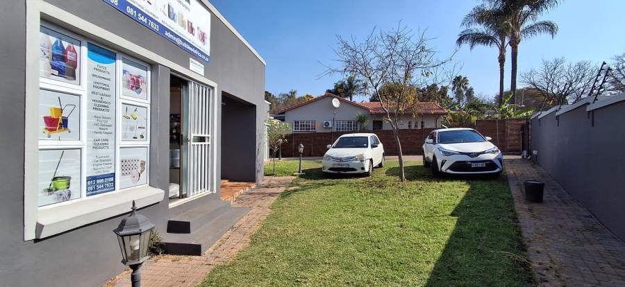6 Bedroom Property for Sale in Garsfontein Gauteng