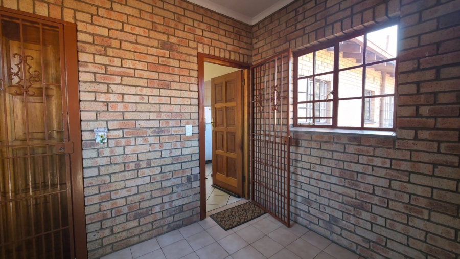 3 Bedroom Property for Sale in New Redruth Gauteng