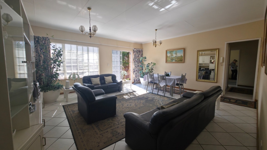 3 Bedroom Property for Sale in New Redruth Gauteng