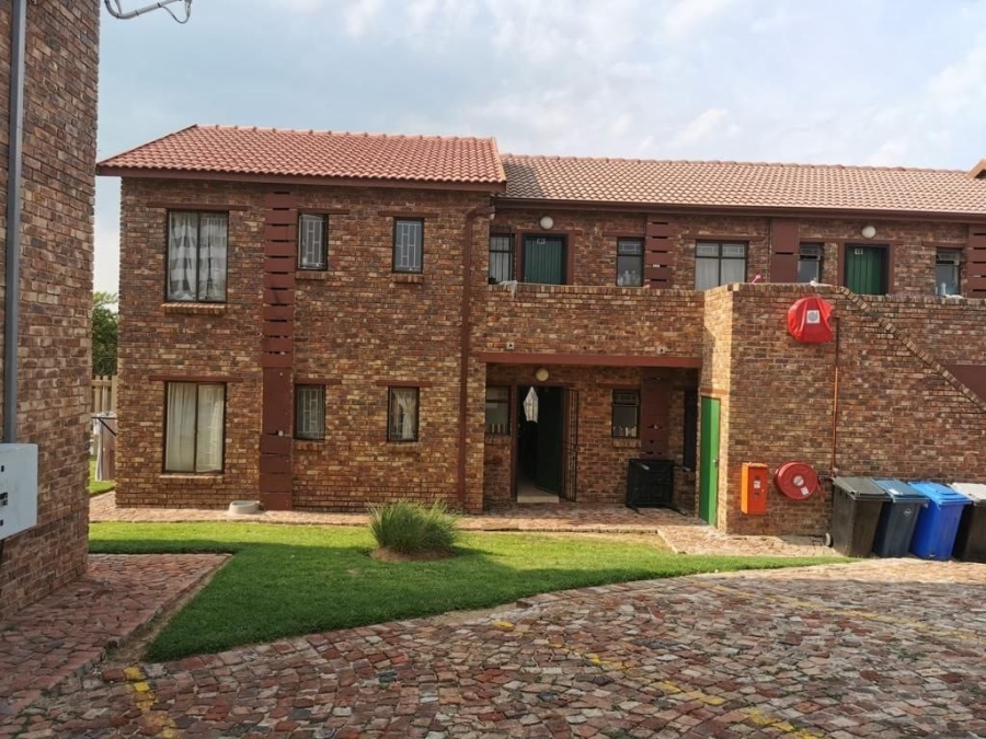 2 Bedroom Property for Sale in Rua Vista Gauteng