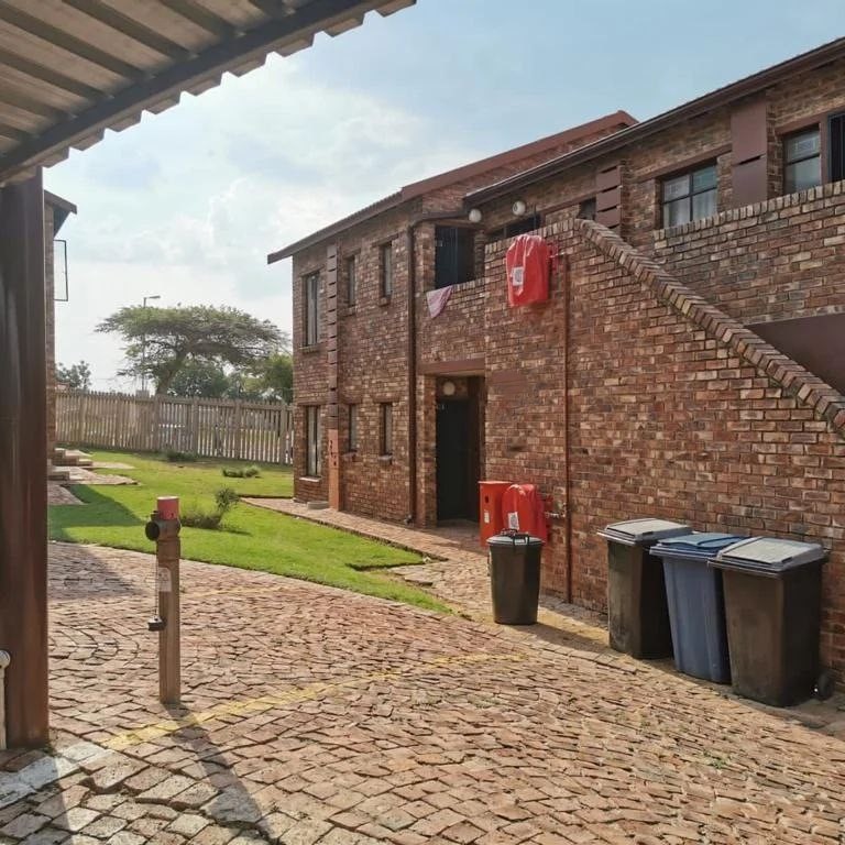 2 Bedroom Property for Sale in Rua Vista Gauteng