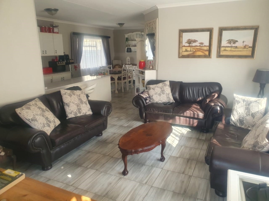 2 Bedroom Property for Sale in Eldoraigne Gauteng