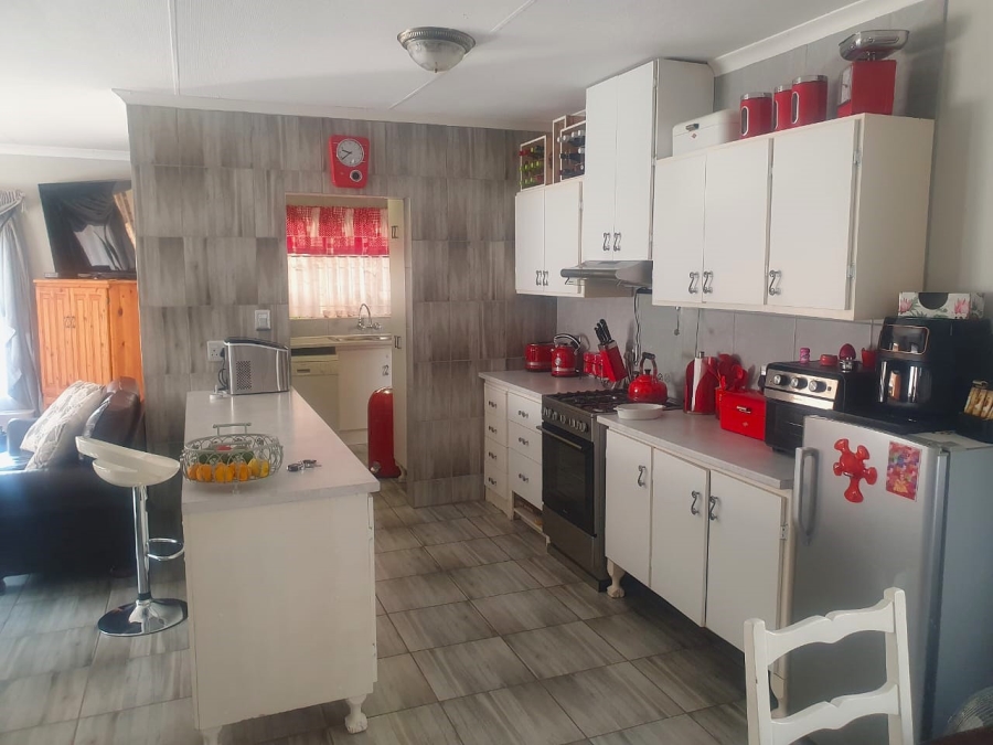 2 Bedroom Property for Sale in Eldoraigne Gauteng