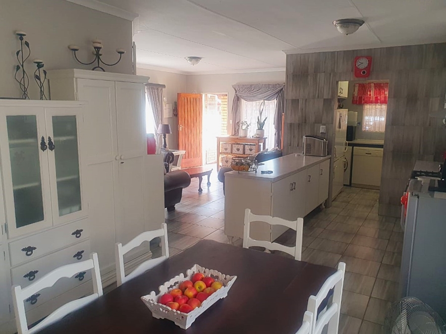 2 Bedroom Property for Sale in Eldoraigne Gauteng