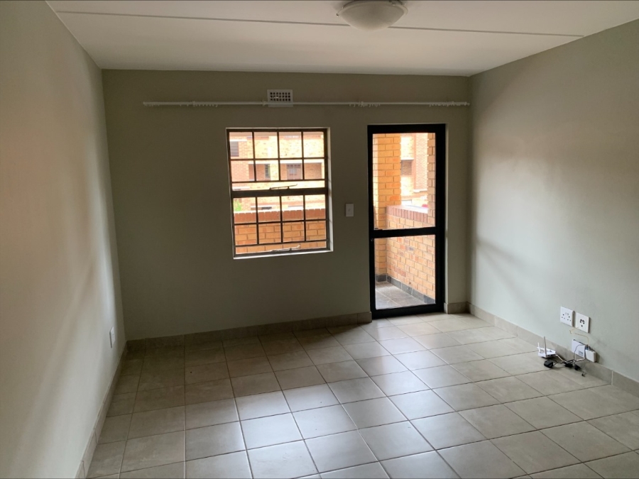 2 Bedroom Property for Sale in Heuweloord Gauteng