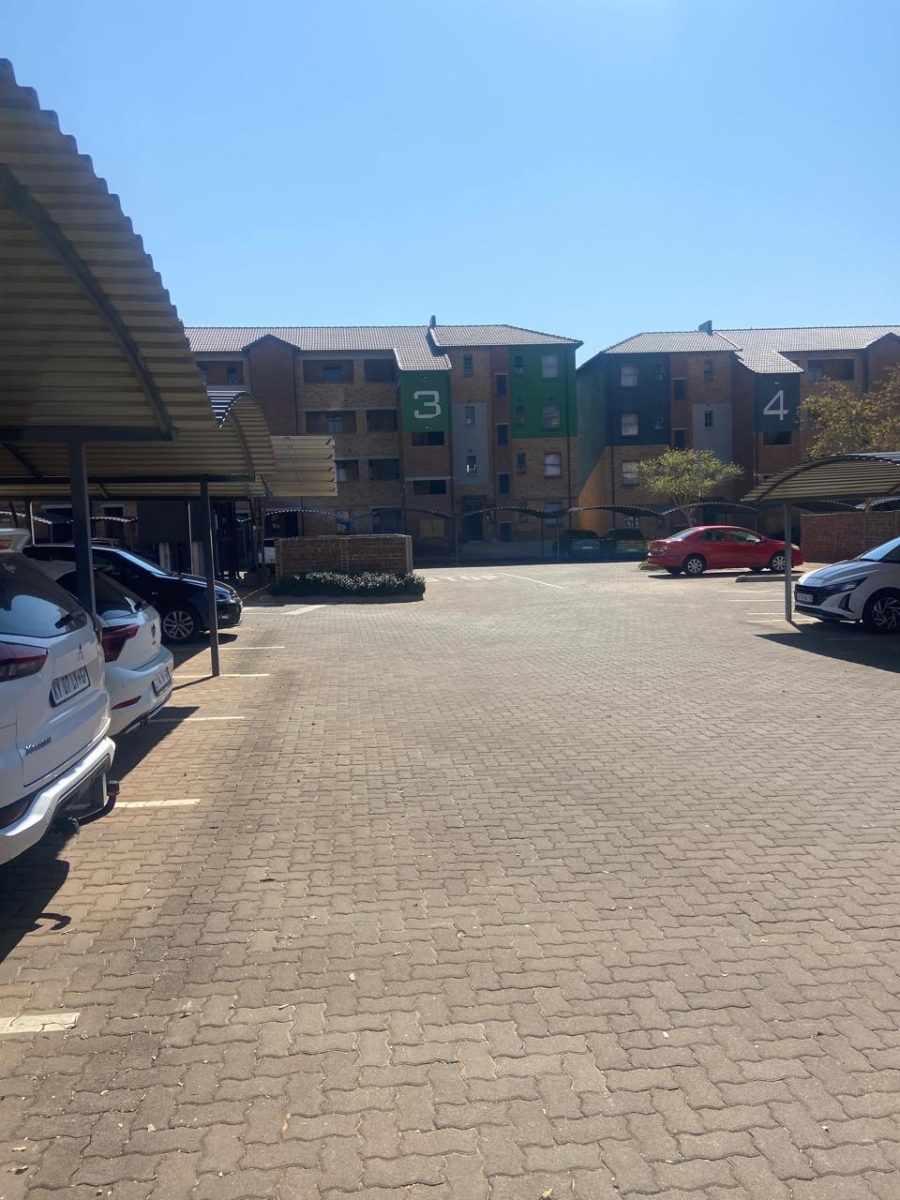 2 Bedroom Property for Sale in Heuweloord Gauteng