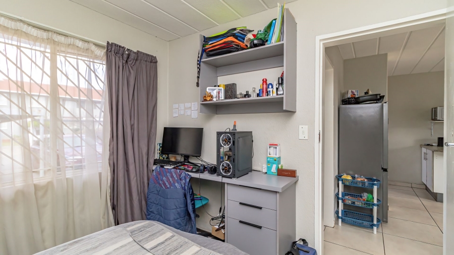 2 Bedroom Property for Sale in Glen Marais Gauteng
