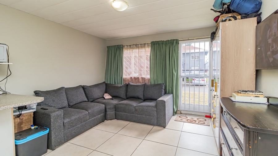 2 Bedroom Property for Sale in Glen Marais Gauteng