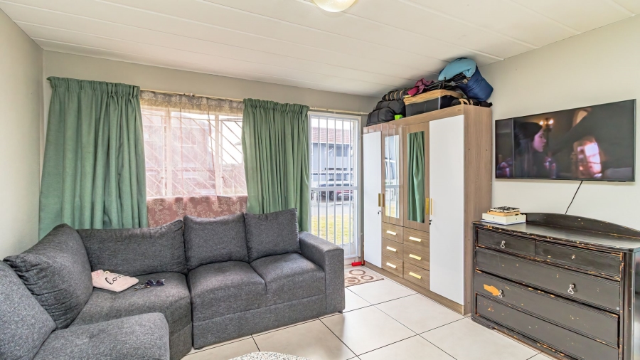 2 Bedroom Property for Sale in Glen Marais Gauteng