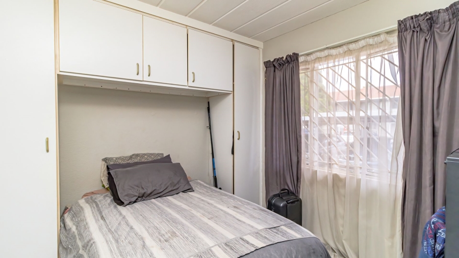 2 Bedroom Property for Sale in Glen Marais Gauteng