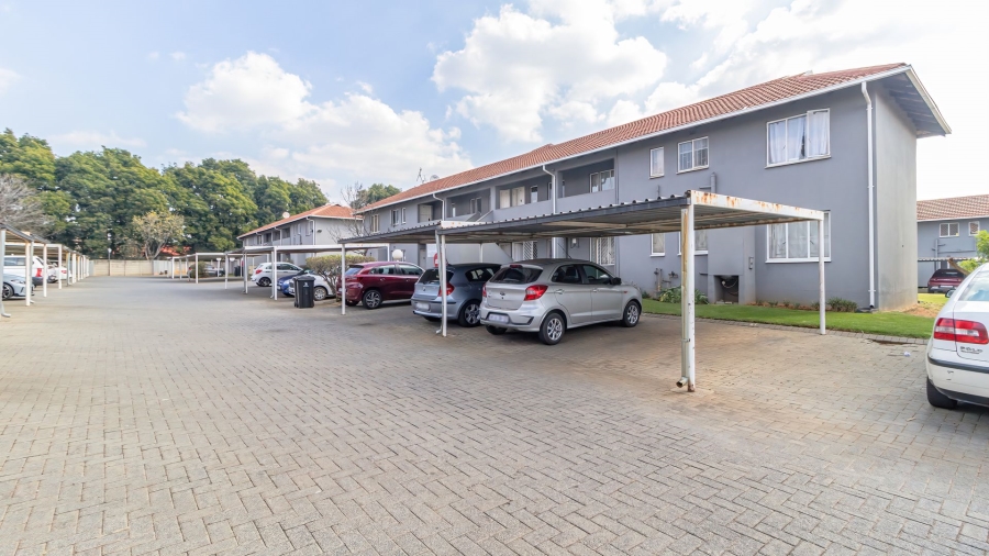 2 Bedroom Property for Sale in Glen Marais Gauteng