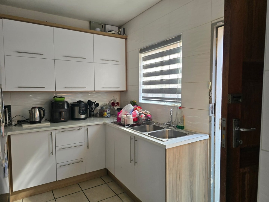 To Let 2 Bedroom Property for Rent in Witfield Gauteng