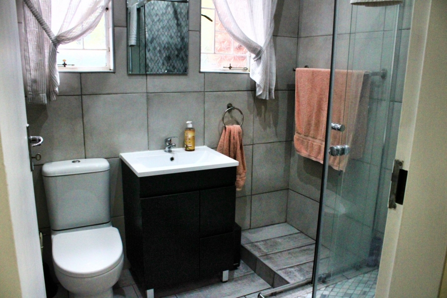3 Bedroom Property for Sale in Garsfontein Gauteng