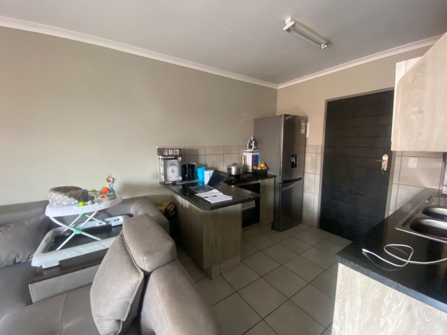 2 Bedroom Property for Sale in Heuweloord Gauteng