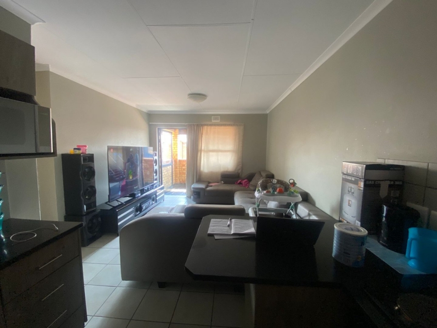 2 Bedroom Property for Sale in Heuweloord Gauteng