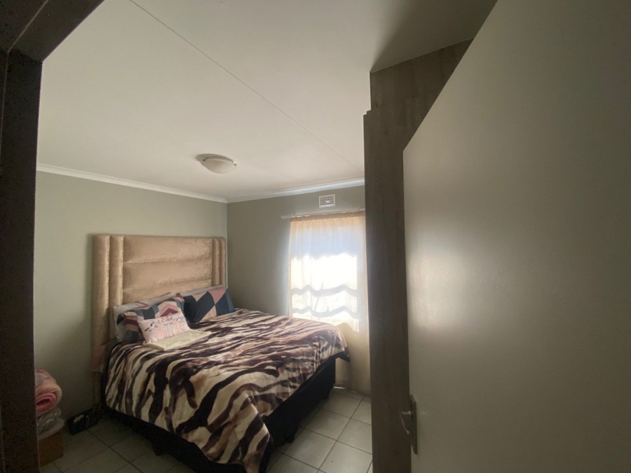 2 Bedroom Property for Sale in Heuweloord Gauteng