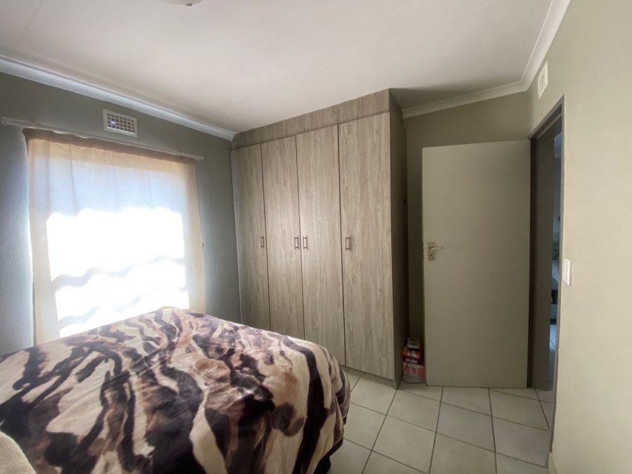 2 Bedroom Property for Sale in Heuweloord Gauteng