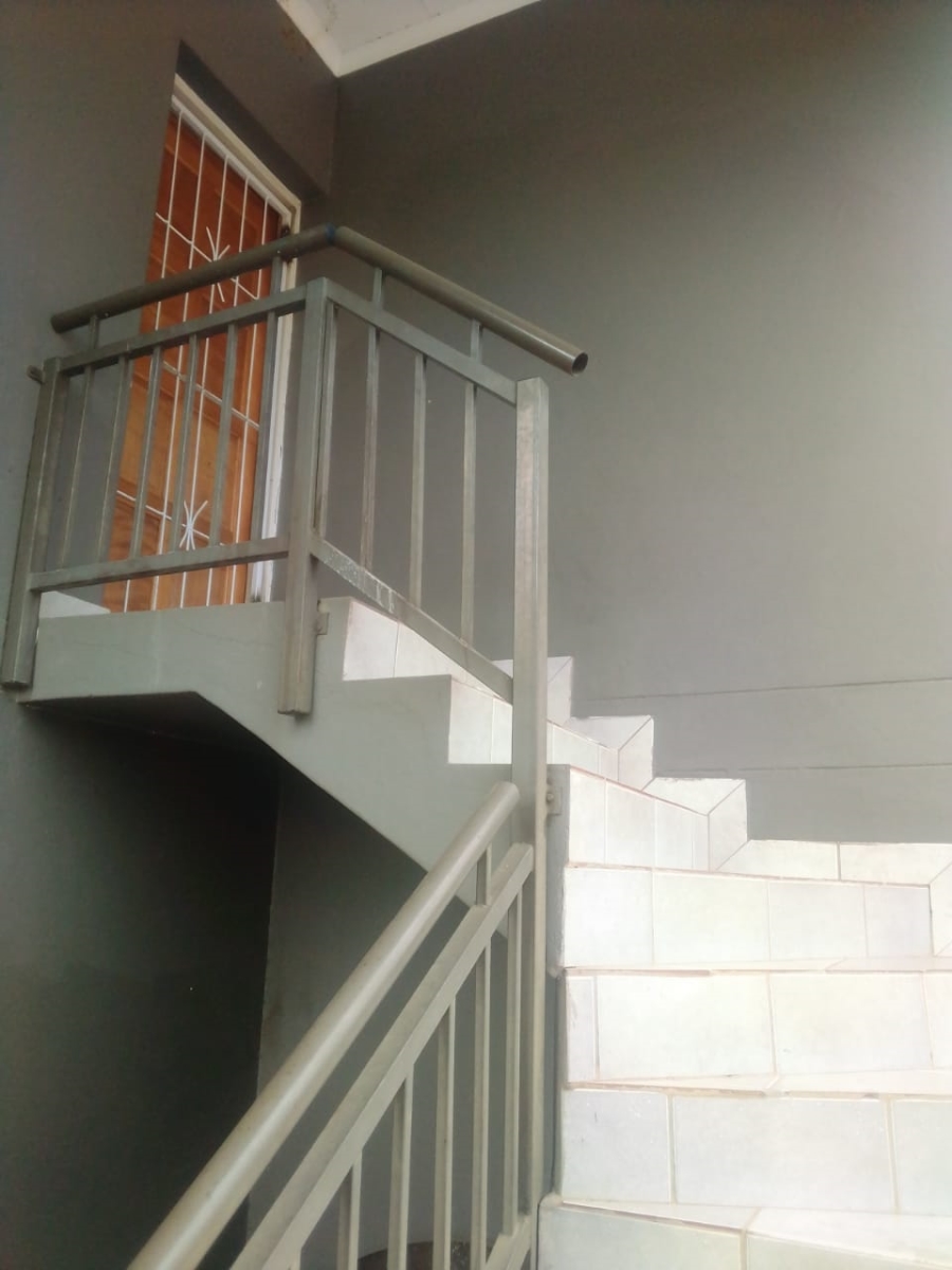 2 Bedroom Property for Sale in Pretoria North Gauteng