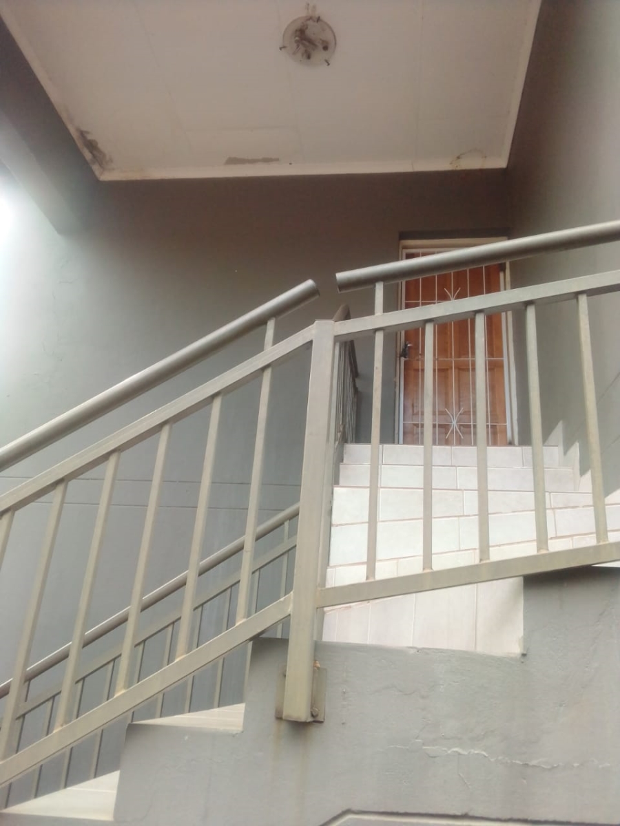 2 Bedroom Property for Sale in Pretoria North Gauteng
