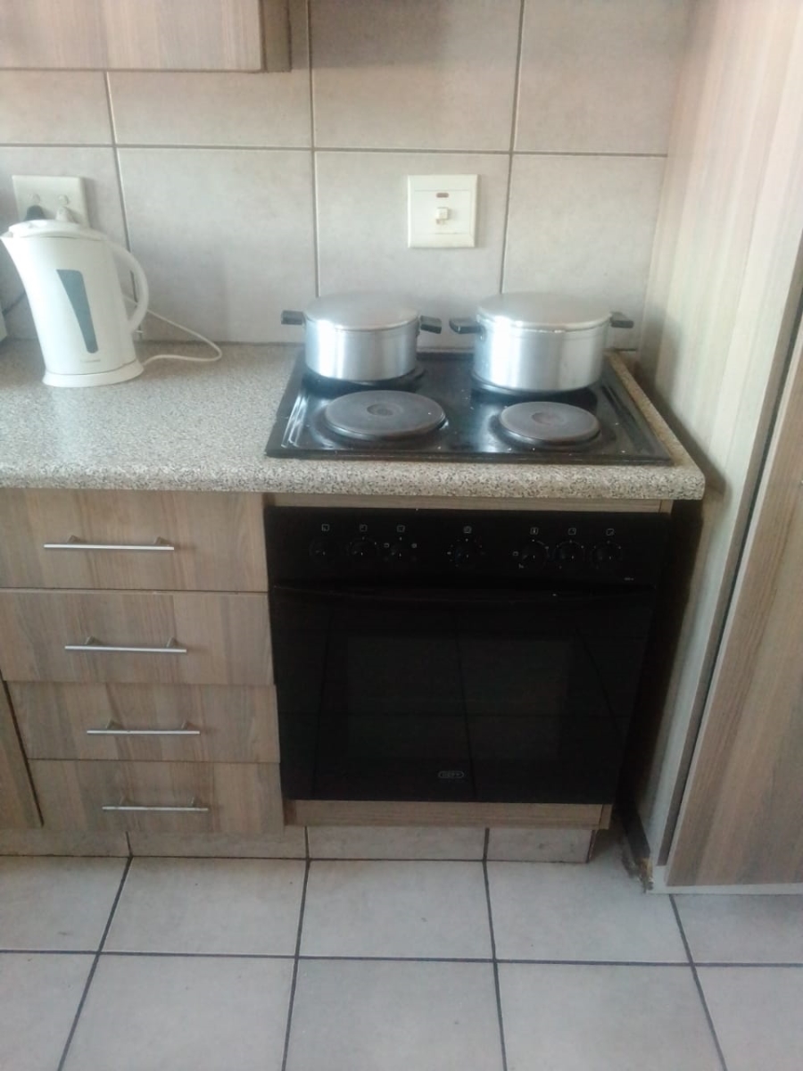 2 Bedroom Property for Sale in Pretoria North Gauteng