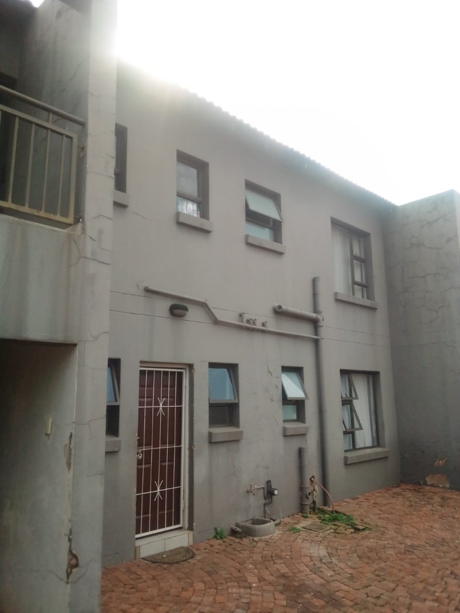 2 Bedroom Property for Sale in Pretoria North Gauteng