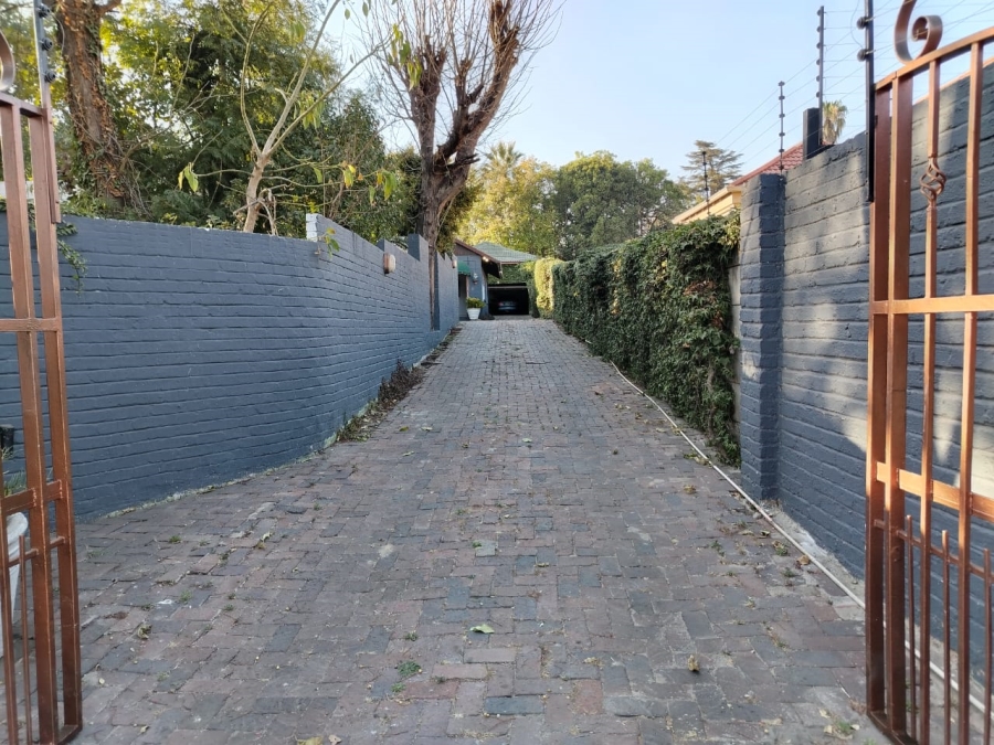 4 Bedroom Property for Sale in Kew Gauteng