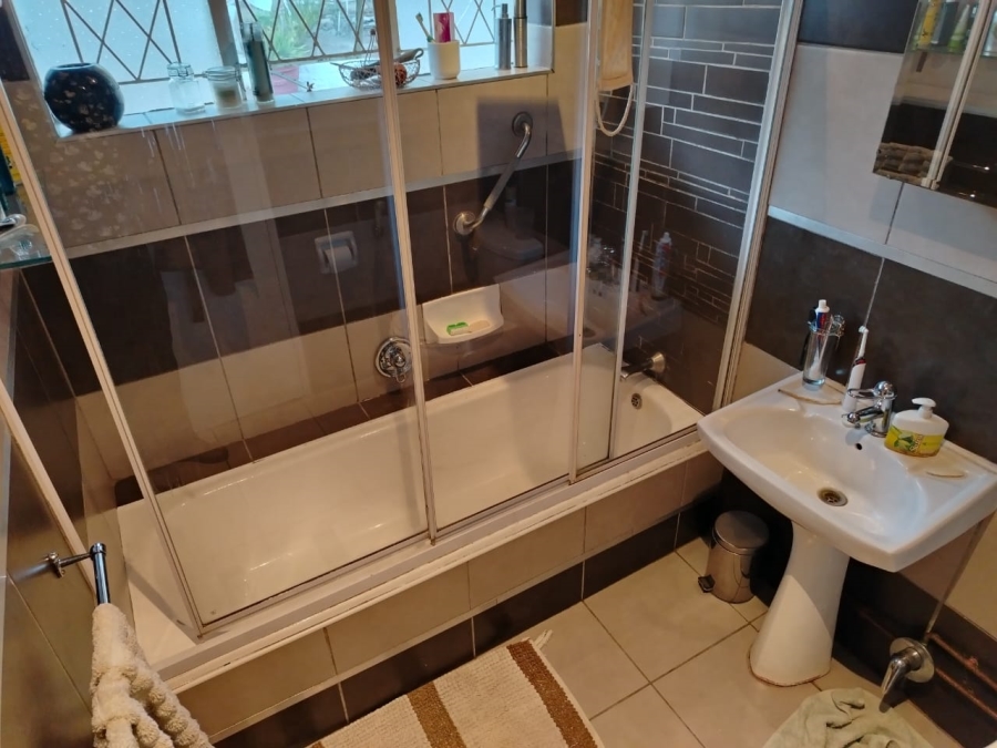 4 Bedroom Property for Sale in Kew Gauteng