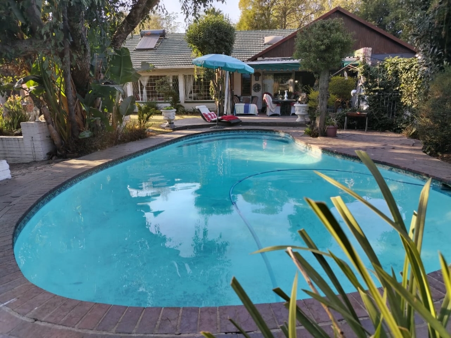 To Let 4 Bedroom Property for Rent in Kew Gauteng
