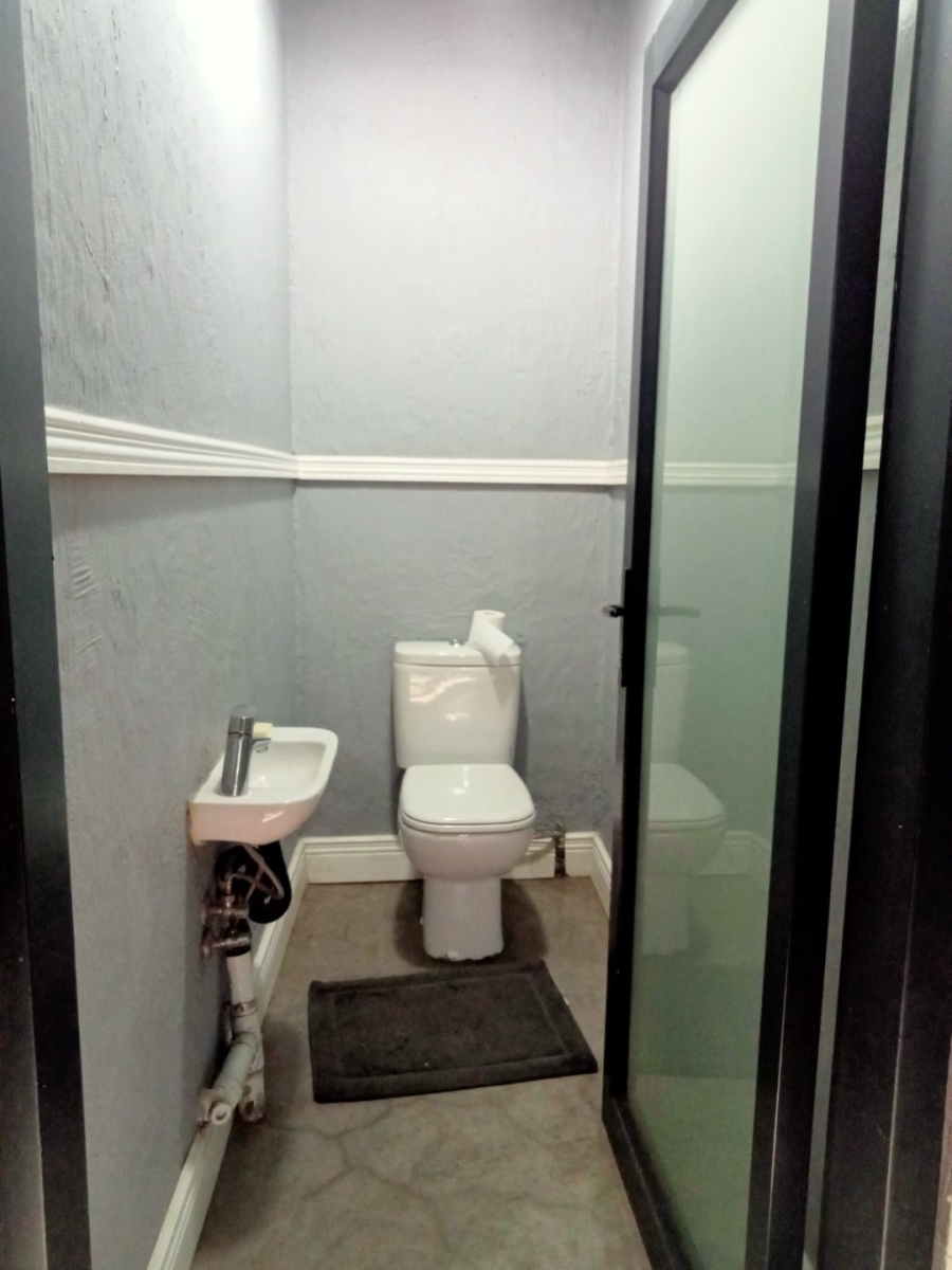 To Let 4 Bedroom Property for Rent in Kew Gauteng