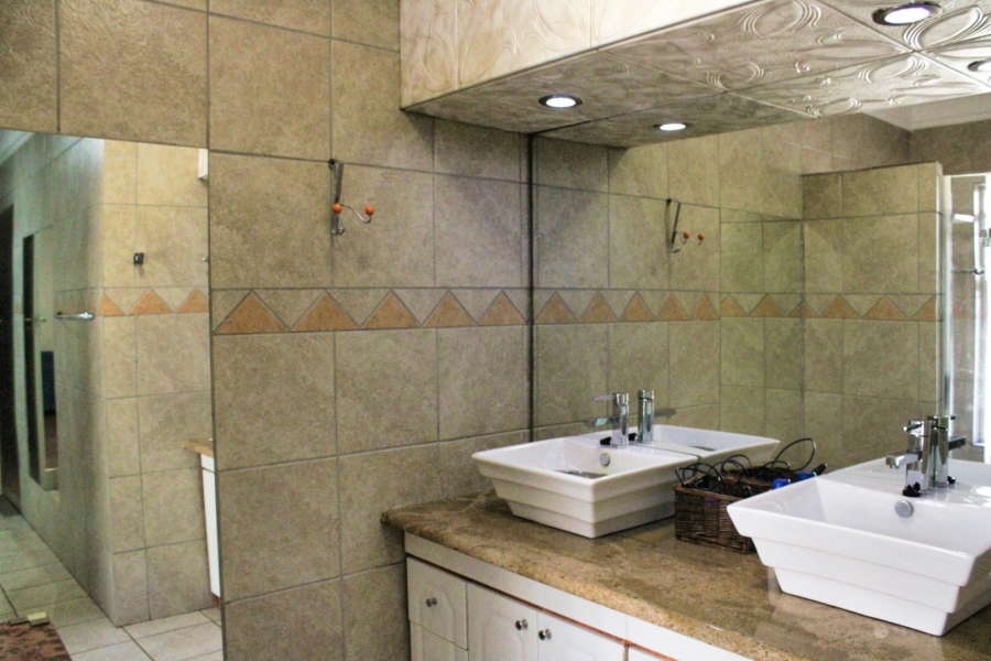 3 Bedroom Property for Sale in Faerie Glen Gauteng