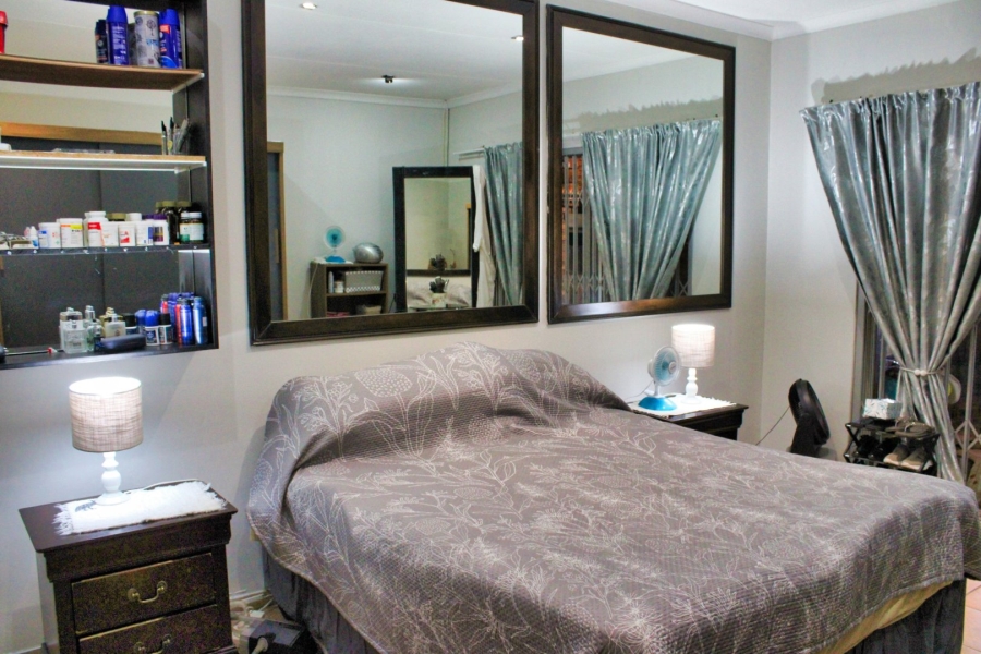 3 Bedroom Property for Sale in Faerie Glen Gauteng