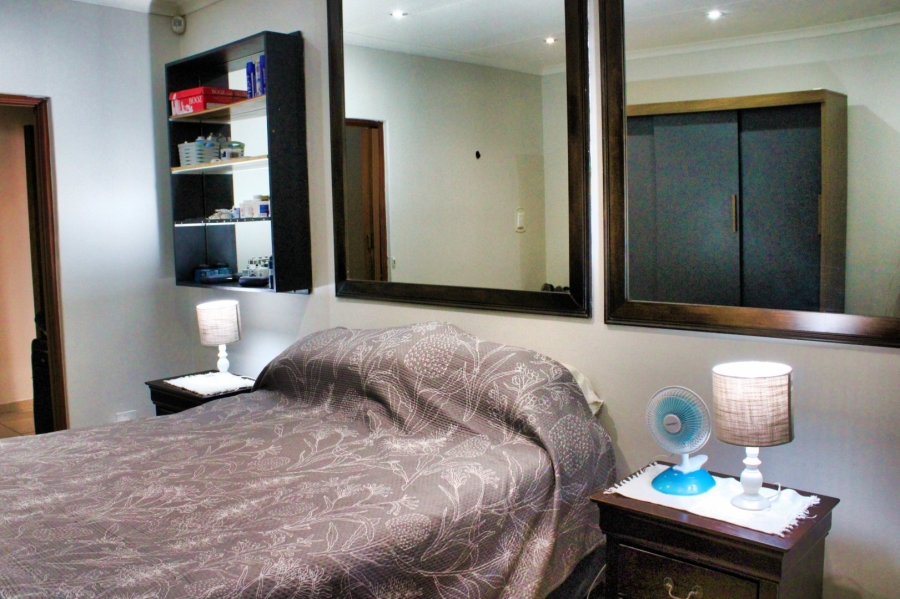 3 Bedroom Property for Sale in Faerie Glen Gauteng