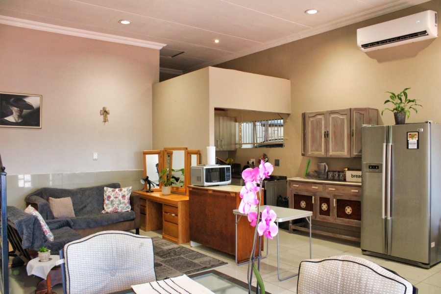 3 Bedroom Property for Sale in Faerie Glen Gauteng