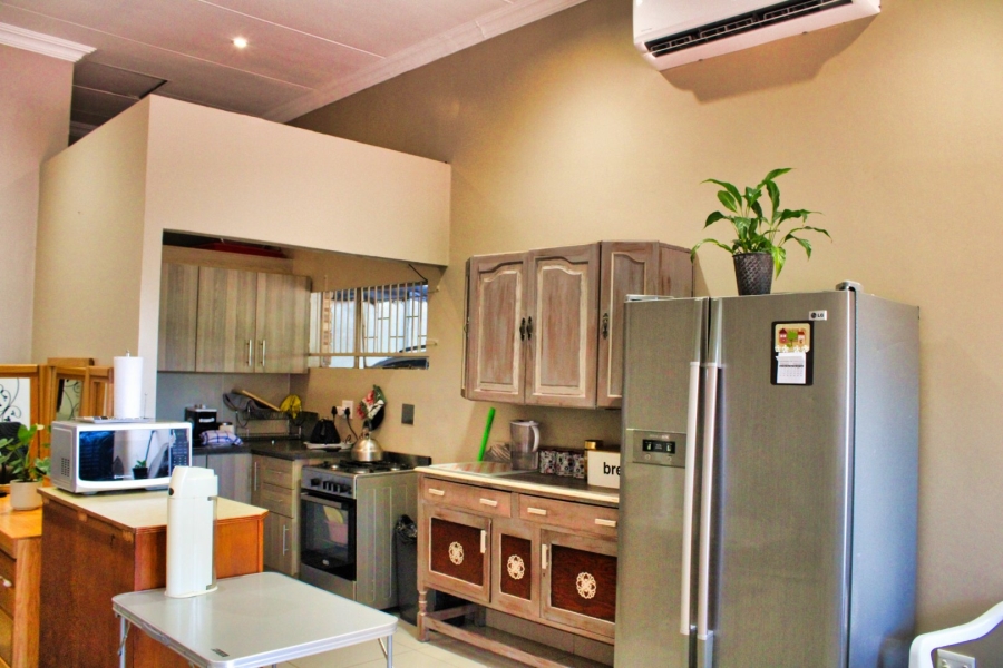 3 Bedroom Property for Sale in Faerie Glen Gauteng