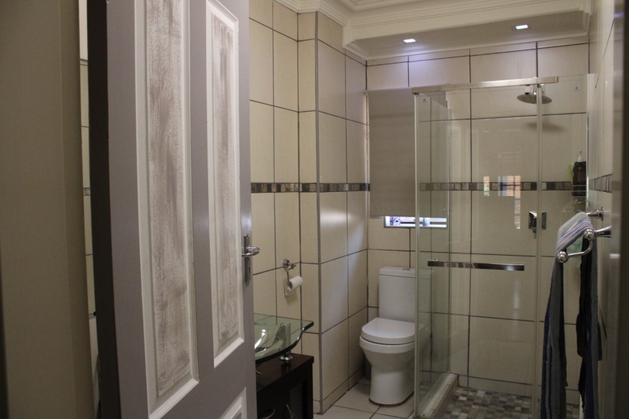 3 Bedroom Property for Sale in Faerie Glen Gauteng